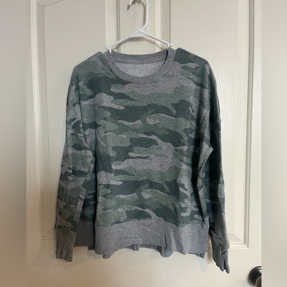 Time and Tru Camo Sweatshirt